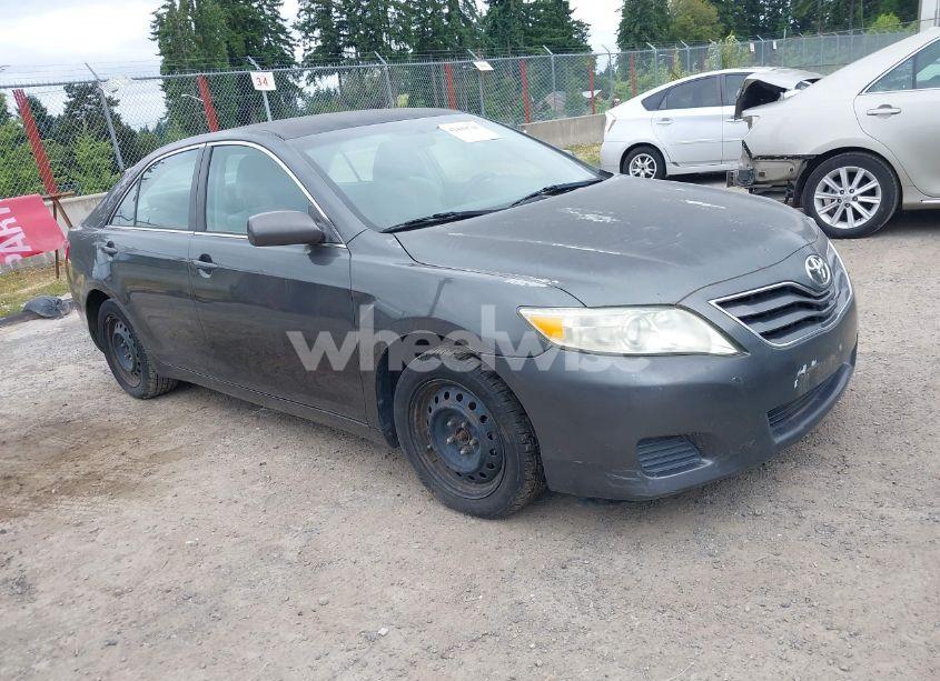 2010 Toyota Camry LE (VIN 4T1BF3EK5AU048909) main photo