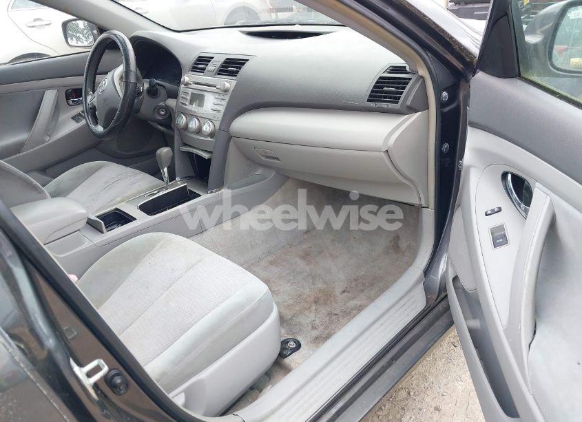 Photo 5 of 2010 Toyota Camry LE (VIN 4T1BF3EK5AU048909)