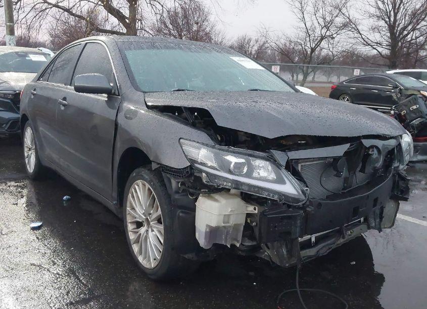 2010 Toyota Camry LE (VIN 4T1BF3EK5AU050529) main photo