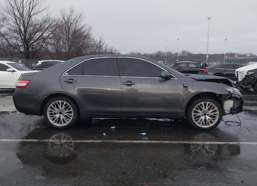 Photo 13 of 2010 Toyota Camry LE (VIN 4T1BF3EK5AU050529)