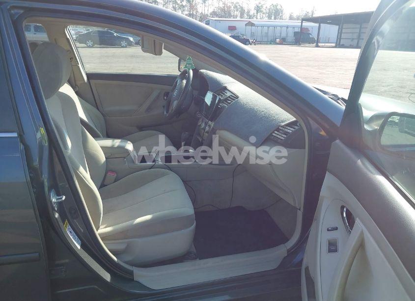 Photo 5 of 2010 Toyota Camry LE (VIN 4T1BF3EK5AU067184)