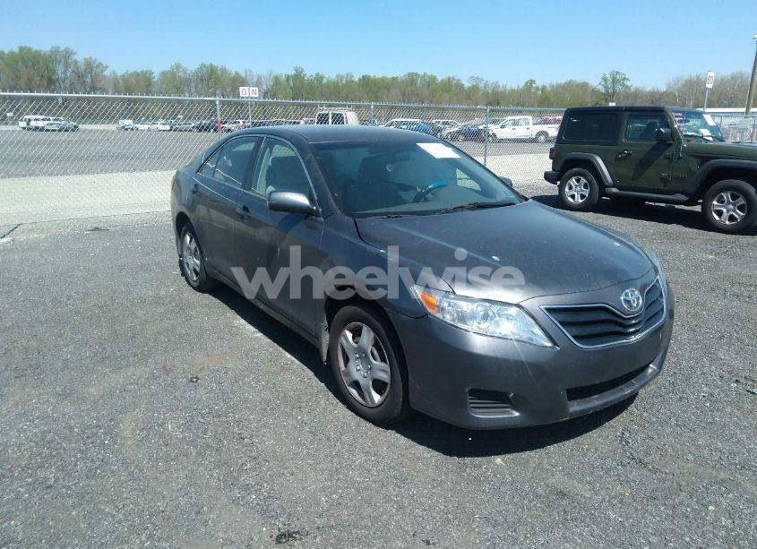 2010 Toyota Camry LE (VIN 4T1BF3EK5AU073177) main photo