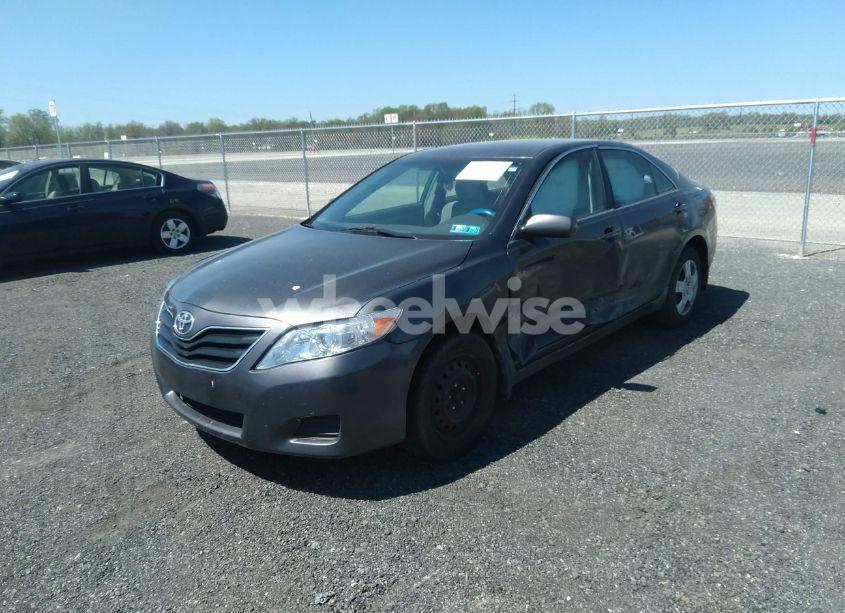 Photo 2 of 2010 Toyota Camry LE (VIN 4T1BF3EK5AU073177)