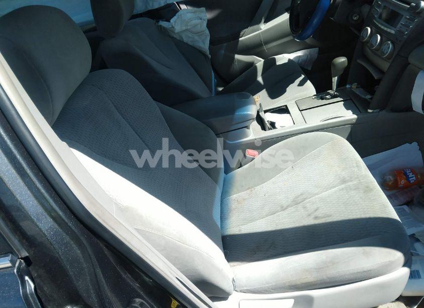 Photo 5 of 2010 Toyota Camry LE (VIN 4T1BF3EK5AU073177)