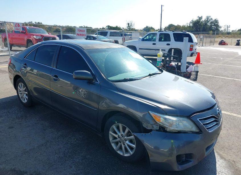 2010 Toyota Camry XLE (VIN 4T1BF3EK5AU093610) main photo