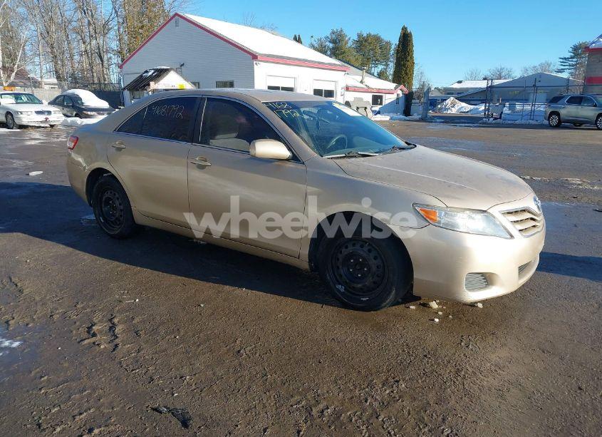 2010 Toyota Camry LE (VIN 4T1BF3EK5AU094918) main photo