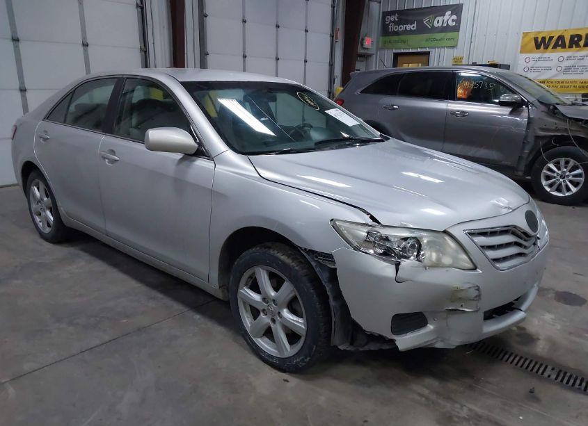 2010 Toyota Camry LE (VIN 4T1BF3EK5AU096135) main photo