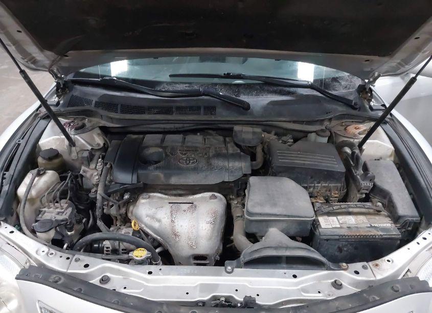 Photo 10 of 2010 Toyota Camry LE (VIN 4T1BF3EK5AU096135)