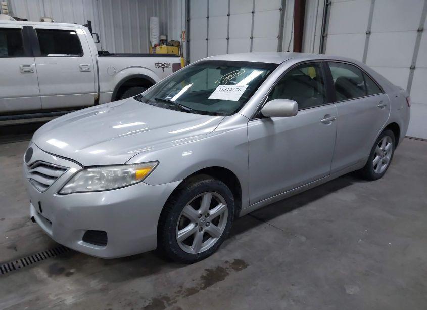 Photo 2 of 2010 Toyota Camry LE (VIN 4T1BF3EK5AU096135)