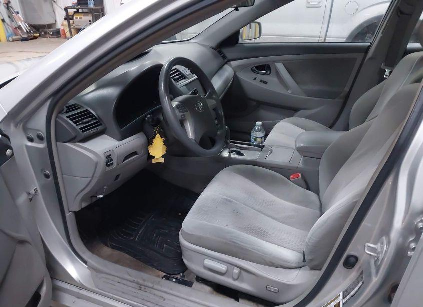 Photo 5 of 2010 Toyota Camry LE (VIN 4T1BF3EK5AU096135)