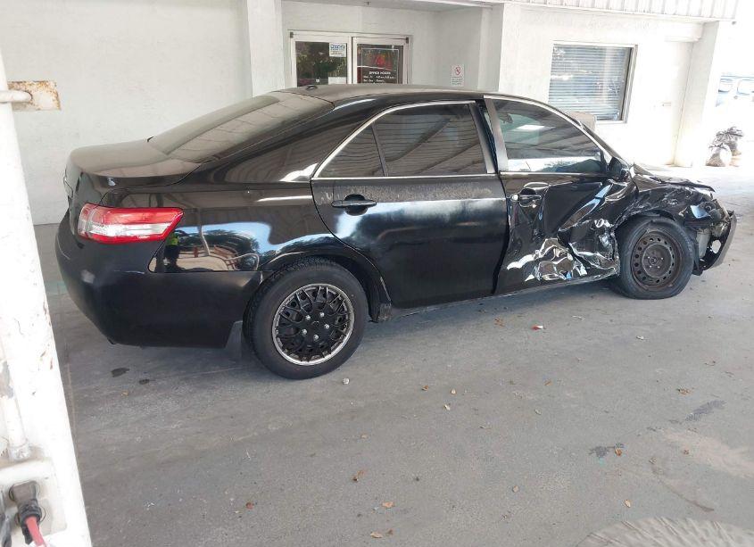 Photo 4 of 2010 Toyota Camry N/A (VIN 4T1BF3EK5AU117047)
