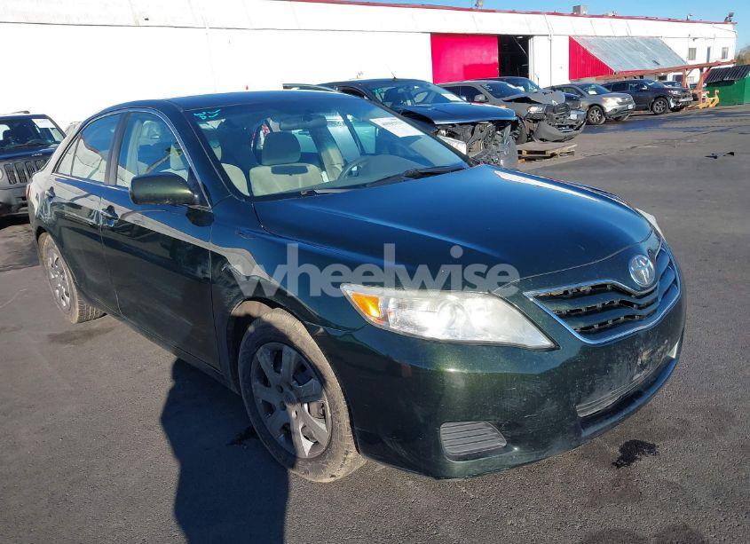 2010 Toyota Camry LE (VIN 4T1BF3EK5AU518064) main photo