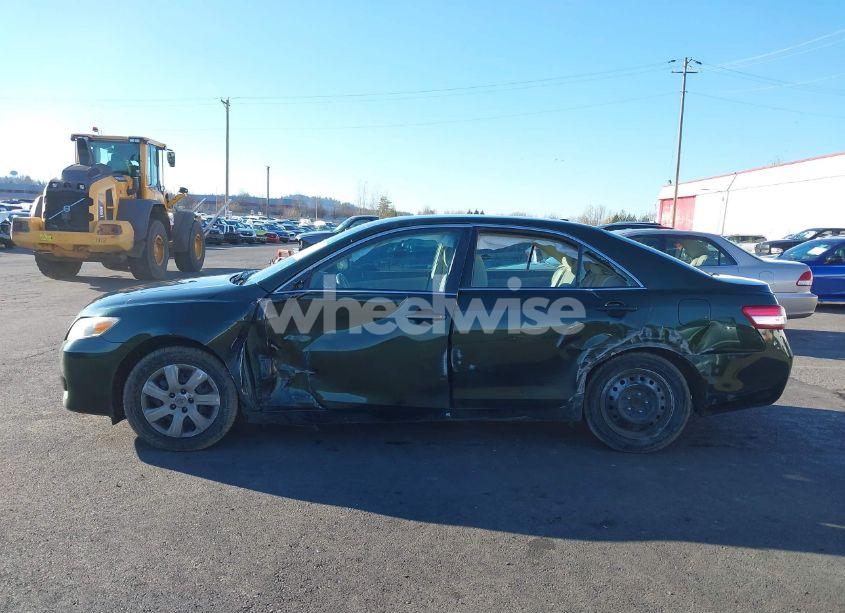 Photo 14 of 2010 Toyota Camry LE (VIN 4T1BF3EK5AU518064)