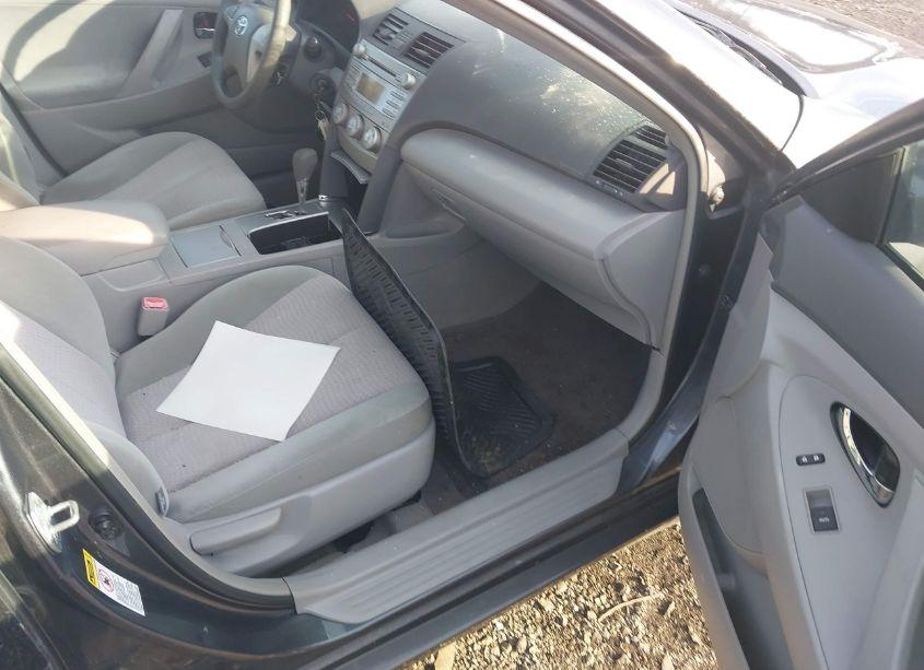 Photo 5 of 2010 Toyota Camry LE (VIN 4T1BF3EK5AU523071)