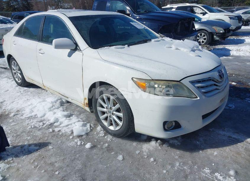 2010 Toyota Camry XLE (VIN 4T1BF3EK5AU532854) main photo