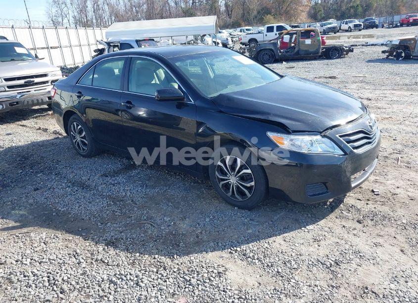 2010 Toyota Camry LE (VIN 4T1BF3EK5AU545197) main photo
