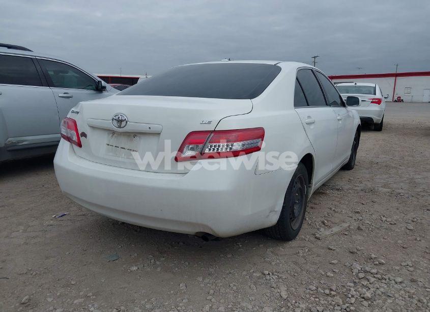 Photo 4 of 2010 Toyota Camry LE (VIN 4T1BF3EK5AU546639)