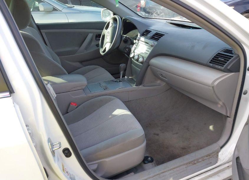 Photo 5 of 2010 Toyota Camry LE (VIN 4T1BF3EK5AU551842)