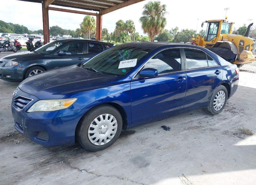 Photo 2 of 2010 Toyota Camry BASE (RETAIL ORDERS ONLY) (A5) (VIN 4T1BF3EK5AU552909)