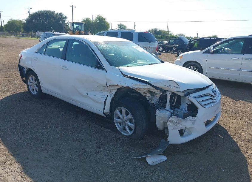 2010 Toyota Camry LE (VIN 4T1BF3EK5AU573145) main photo