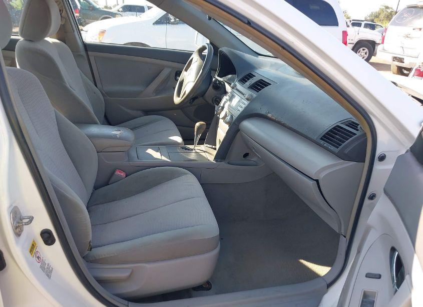 Photo 5 of 2010 Toyota Camry LE (VIN 4T1BF3EK5AU573145)