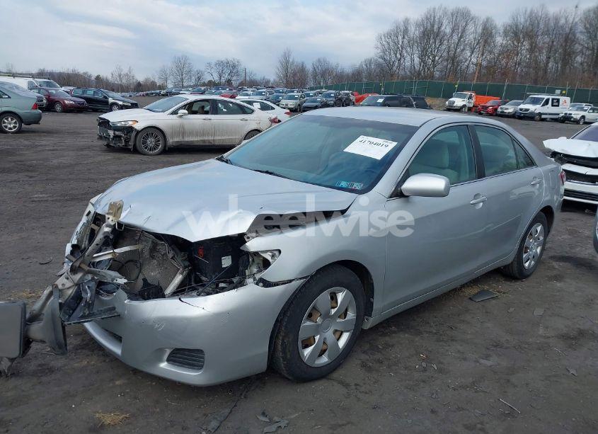 Photo 2 of 2011 Toyota Camry LE (VIN 4T1BF3EK5BU124100)