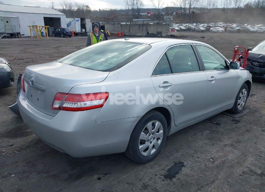 Photo 4 of 2011 Toyota Camry LE (VIN 4T1BF3EK5BU124100)