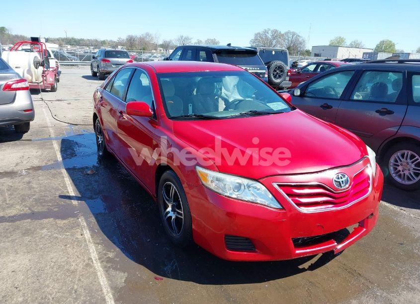 2011 Toyota Camry LE (VIN 4T1BF3EK5BU136635) main photo