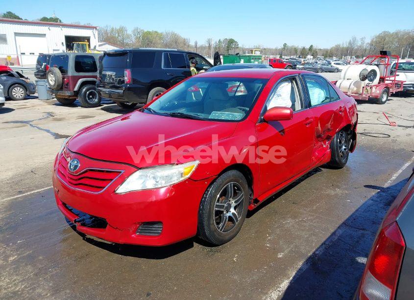 Photo 2 of 2011 Toyota Camry LE (VIN 4T1BF3EK5BU136635)