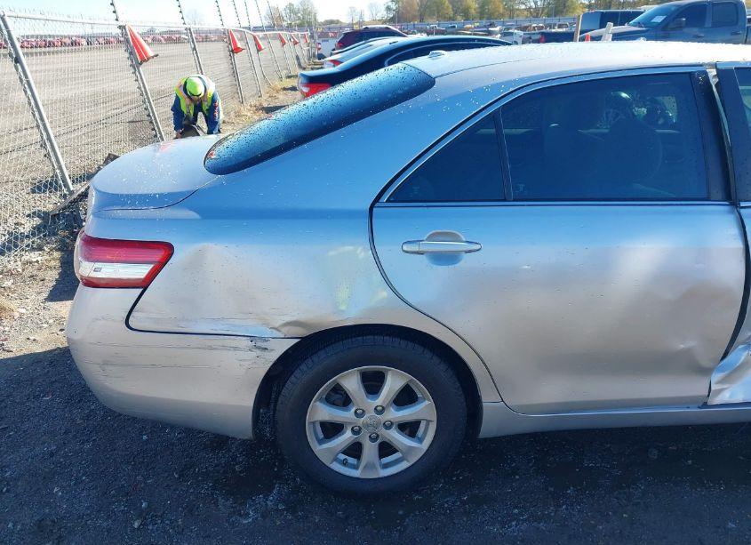 Photo 17 of 2011 Toyota Camry LE (VIN 4T1BF3EK5BU138384)