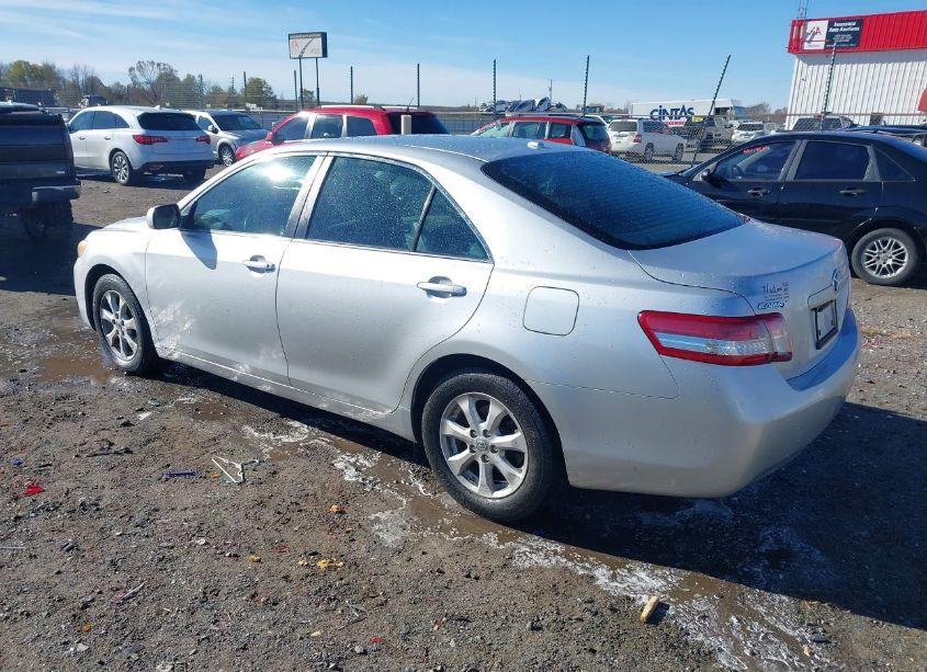 Photo 3 of 2011 Toyota Camry LE (VIN 4T1BF3EK5BU138384)
