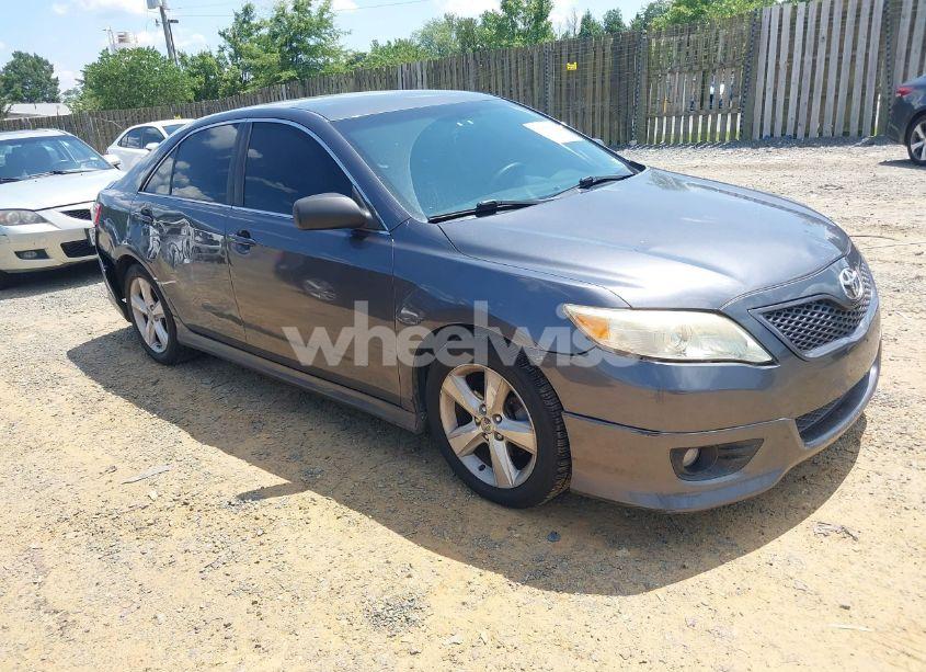 2011 Toyota Camry SE (VIN 4T1BF3EK5BU145593) main photo