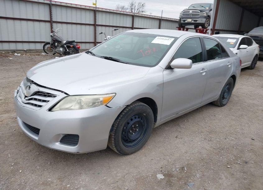 Photo 2 of 2011 Toyota Camry LE (VIN 4T1BF3EK5BU147909)