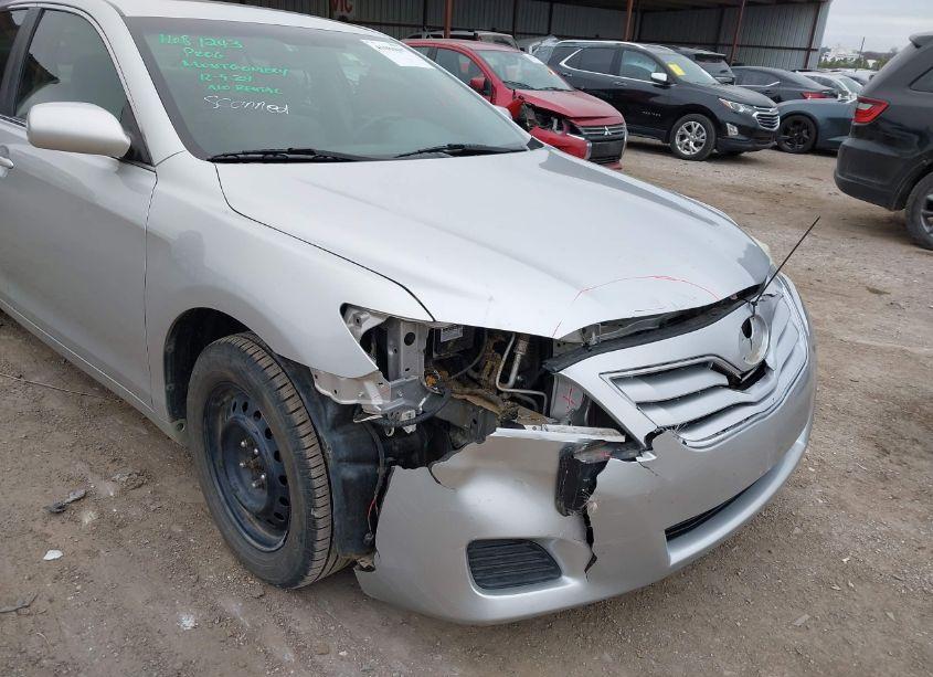 Photo 6 of 2011 Toyota Camry LE (VIN 4T1BF3EK5BU147909)