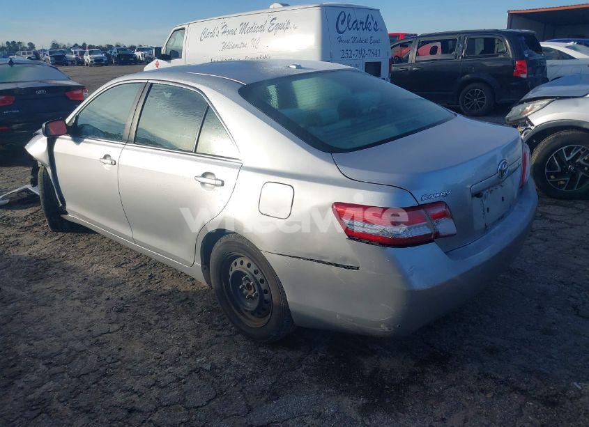 Photo 3 of 2011 Toyota Camry (VIN 4T1BF3EK5BU148932)