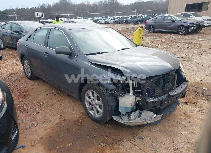 2011 Toyota Camry LE (VIN 4T1BF3EK5BU154777) main photo