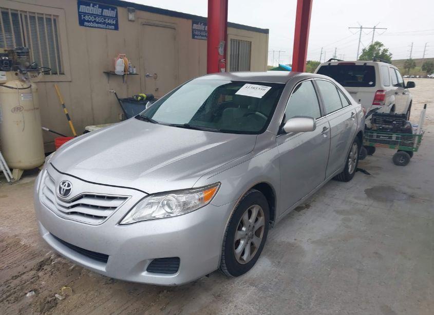Photo 2 of 2011 Toyota Camry LE (VIN 4T1BF3EK5BU155735)