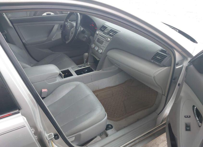 Photo 5 of 2011 Toyota Camry LE (VIN 4T1BF3EK5BU155735)