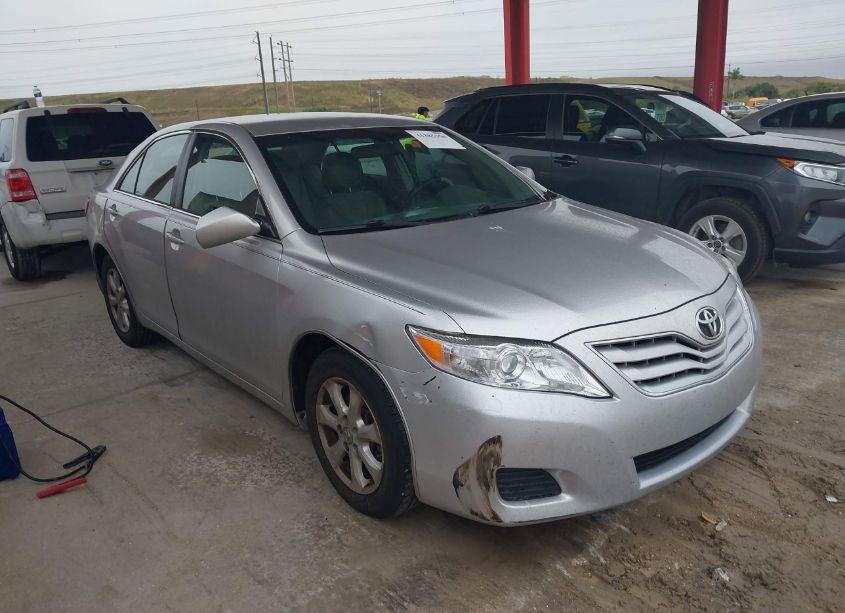 Photo 6 of 2011 Toyota Camry LE (VIN 4T1BF3EK5BU155735)