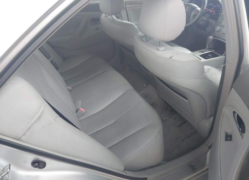 Photo 8 of 2011 Toyota Camry LE (VIN 4T1BF3EK5BU155735)