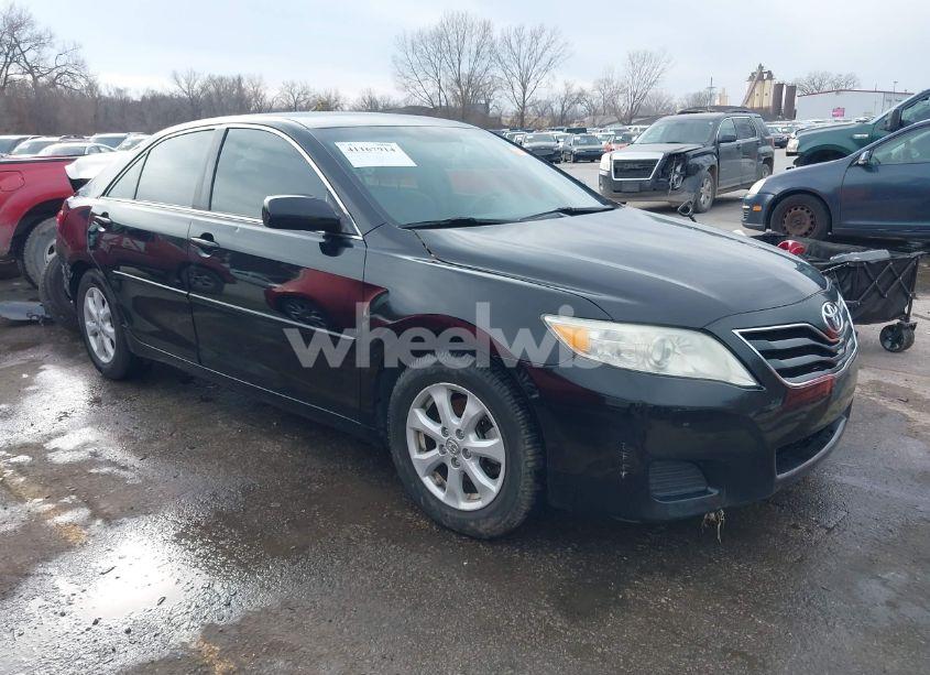 2011 Toyota Camry LE (VIN 4T1BF3EK5BU159624) main photo