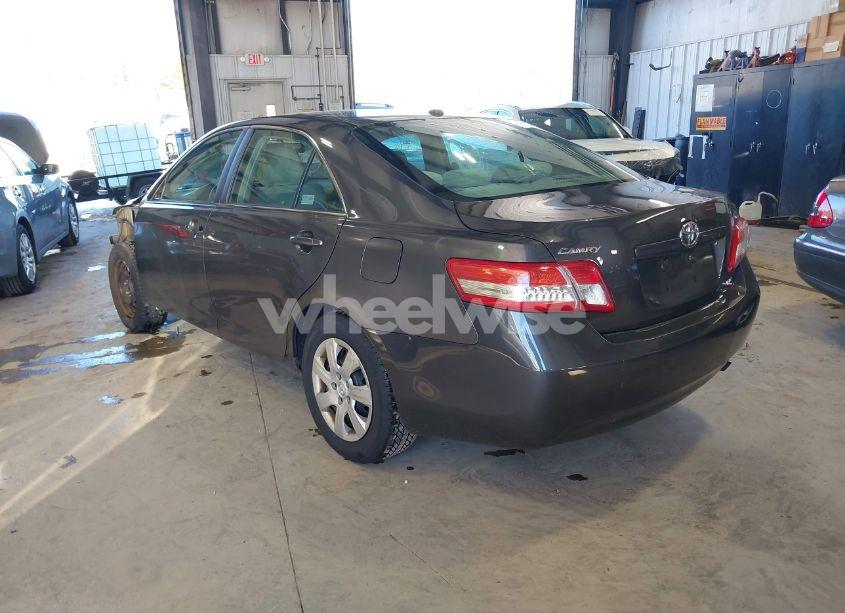 Photo 3 of 2011 Toyota Camry SE/LE/XLE (VIN 4T1BF3EK5BU162720)
