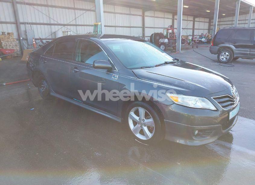 2011 Toyota Camry SE (VIN 4T1BF3EK5BU167738) main photo