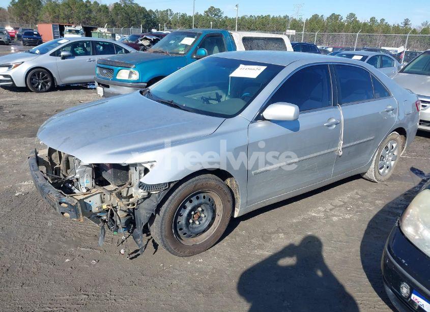 Photo 2 of 2011 Toyota Camry (VIN 4T1BF3EK5BU178111)