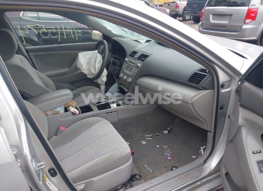 Photo 5 of 2011 Toyota Camry LE (VIN 4T1BF3EK5BU182787)