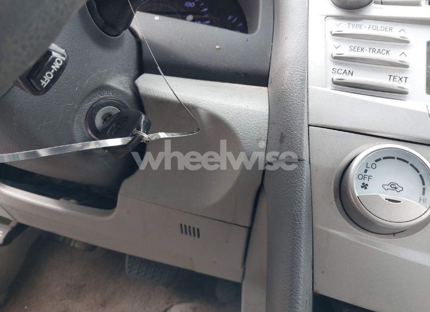 Photo 11 of 2011 Toyota Camry LE (VIN 4T1BF3EK5BU183888)