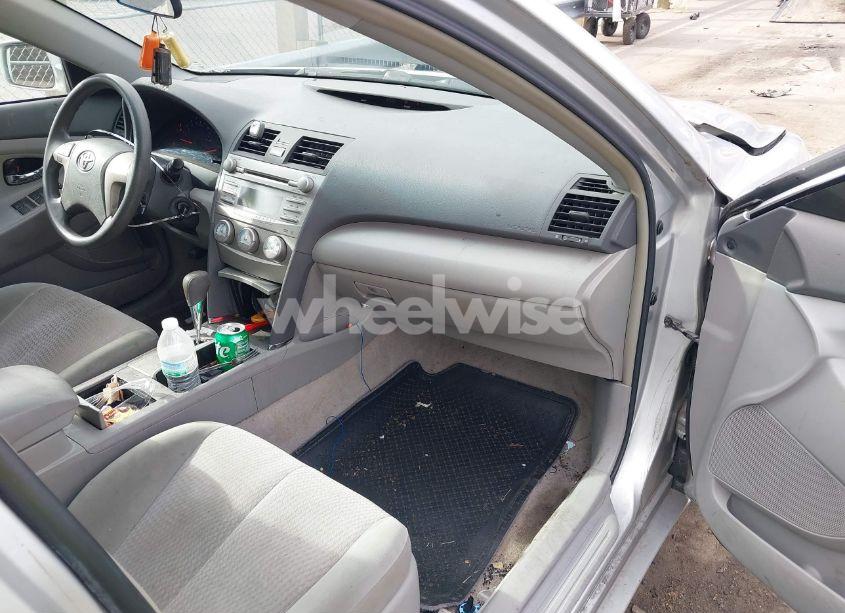 Photo 5 of 2011 Toyota Camry LE (VIN 4T1BF3EK5BU183888)