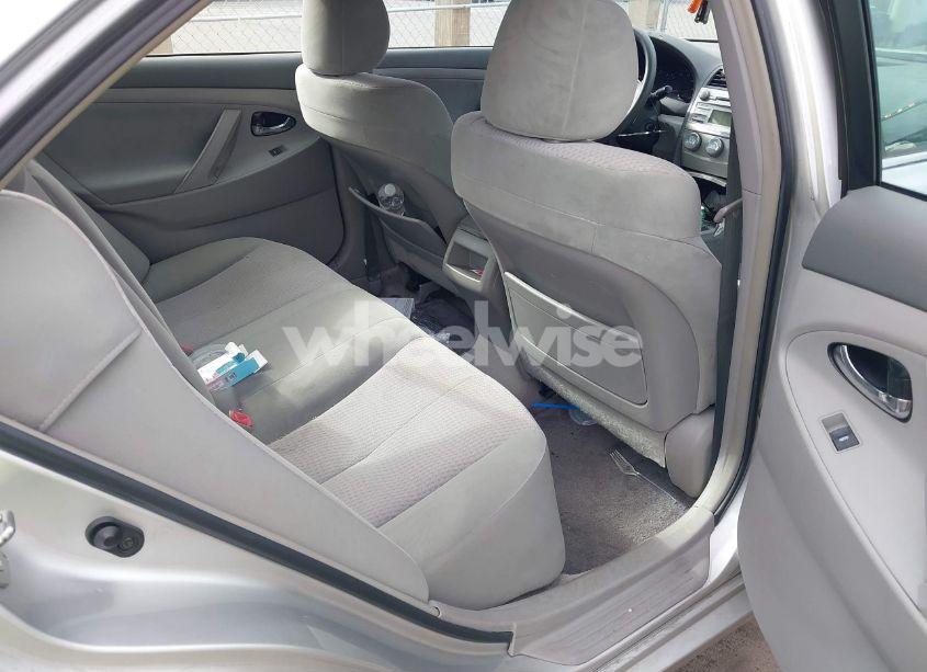 Photo 8 of 2011 Toyota Camry LE (VIN 4T1BF3EK5BU183888)