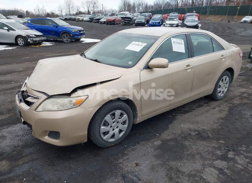 Photo 2 of 2011 Toyota Camry LE (VIN 4T1BF3EK5BU184426)