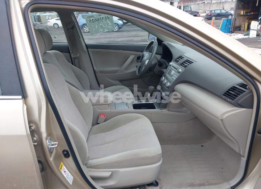 Photo 5 of 2011 Toyota Camry LE (VIN 4T1BF3EK5BU184426)